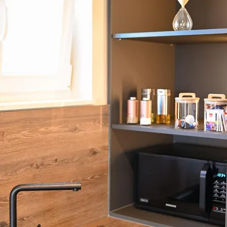Noir Design-wohnung By Interhome Apartman Trogir