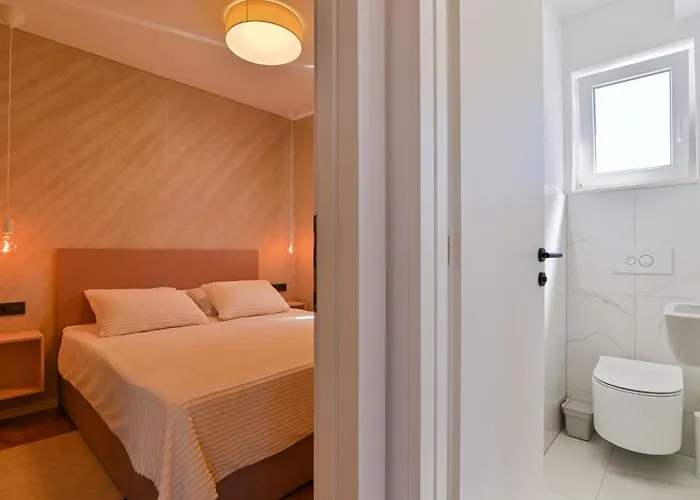 Noir Design-wohnung By Interhome Trogir