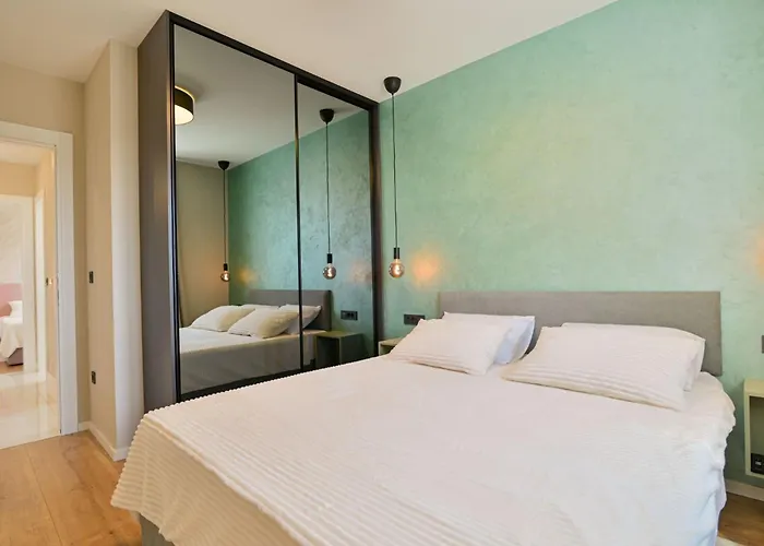 Apartament Noir Design-wohnung By Interhome