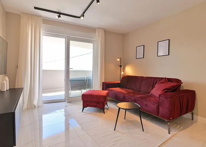 Noir Design-wohnung By Interhome * Trogir