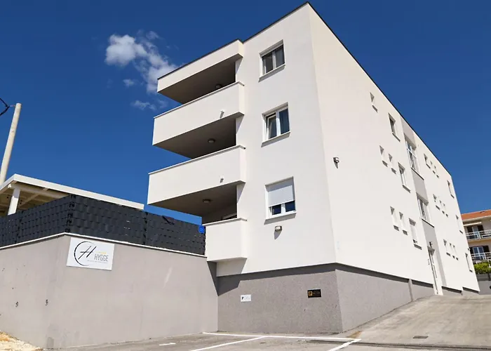 Noir Design-wohnung By Interhome Apartment Trogir