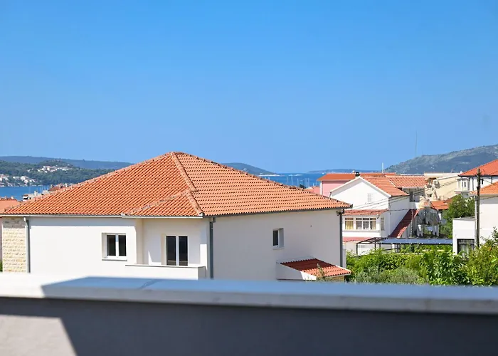 Noir Design-wohnung By Interhome * Trogir