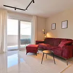 Noir Design-wohnung By Interhome * Trogir