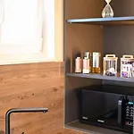 Noir Design-wohnung By Interhome Apartman Trogir