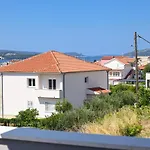 Noir Design-wohnung By Interhome Trogir