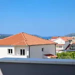 Noir Design-wohnung By Interhome * Trogir