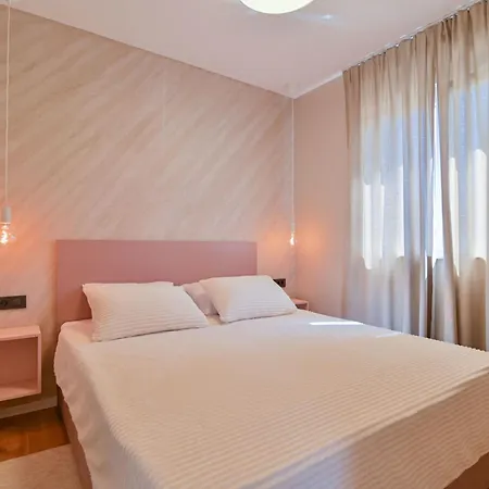 Apartment Noir Design-wohnung By Interhome *