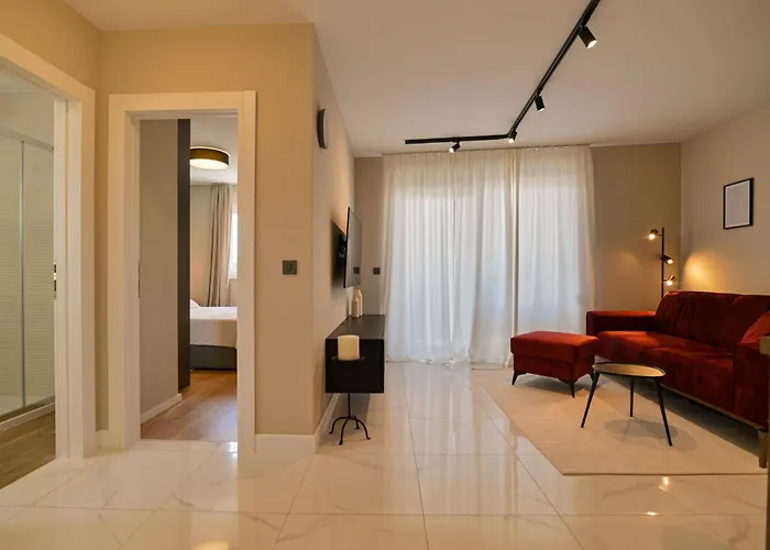 Noir Design-wohnung By Interhome Trogir