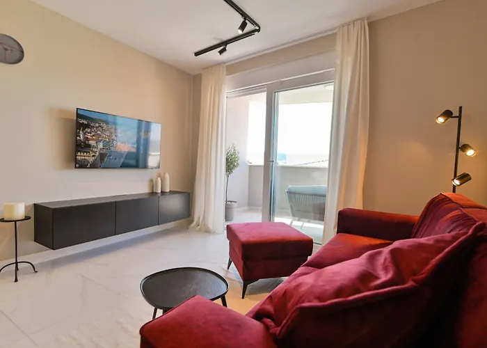 Noir Design-wohnung By Interhome