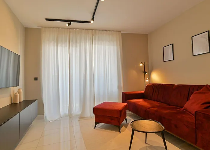 Noir Design-wohnung By Interhome *